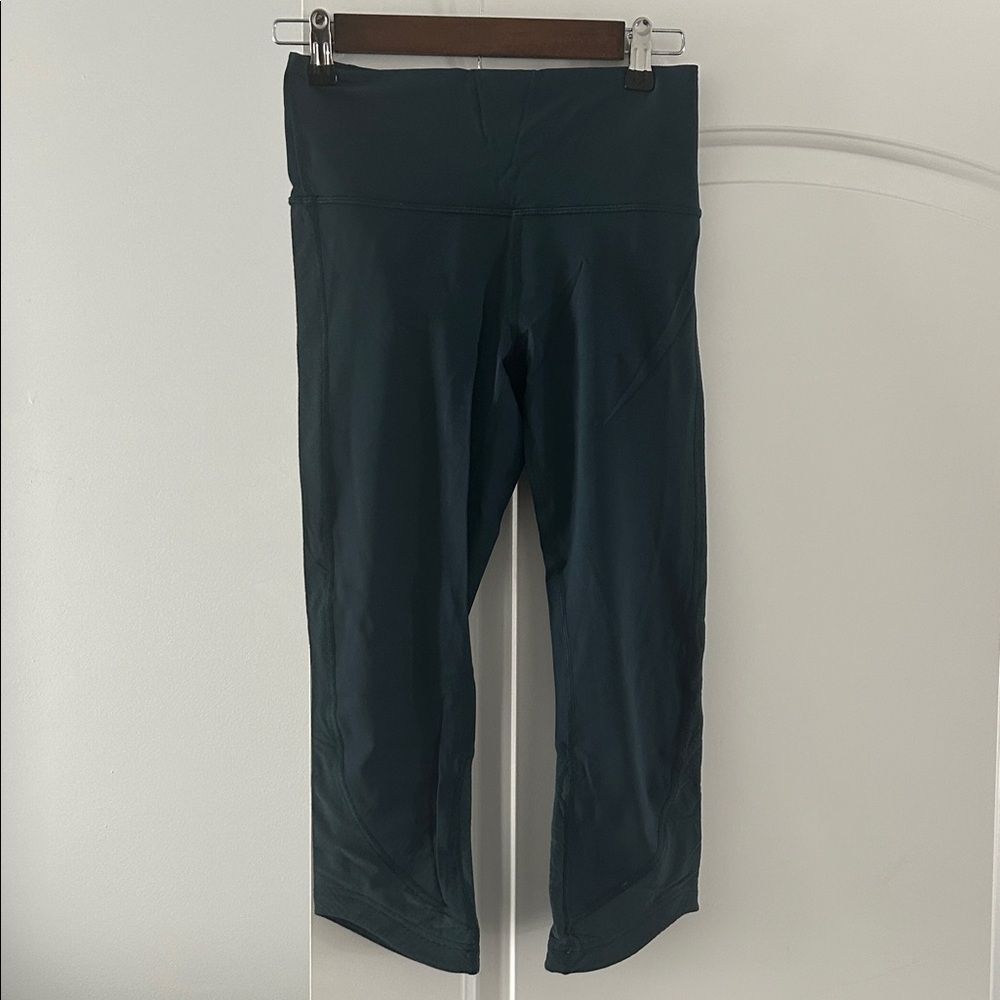High-Waisted 3/4 Leggings